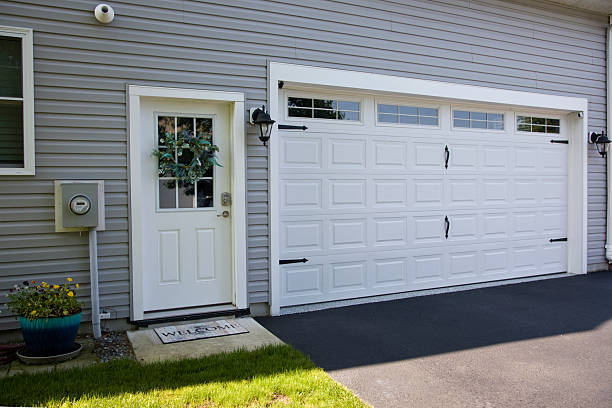 24/7 Emergency Garage Door Panel Replacement experts in Goodland, IN